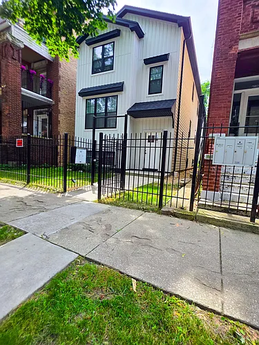 6126 S Eberhart Ave #G Photo 1 6126 S Eberhart Ave #G Photo 1