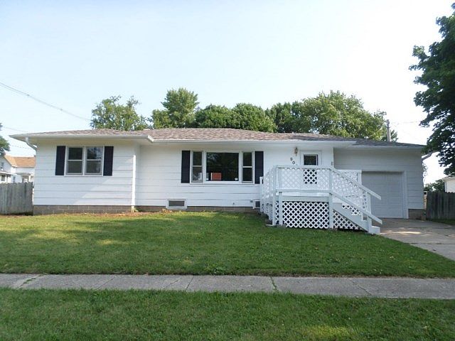 1st image of 909 L Ave