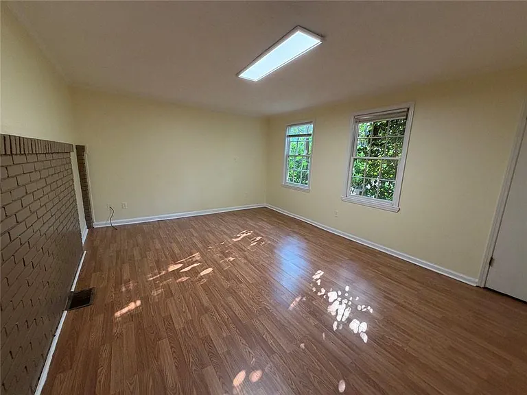 2720 Hollywood Dr — Photo 17