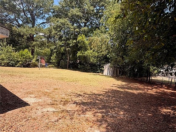 2nd image of 1006 Sandalwood Dr