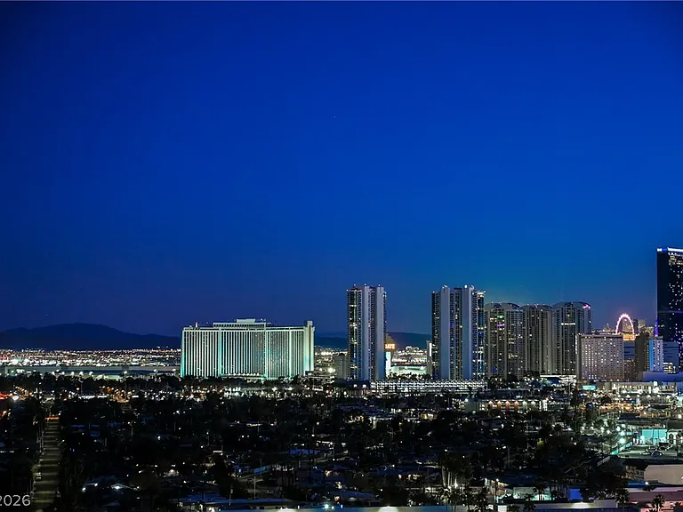 900 Las Vegas Blvd N #901 — Photo 48