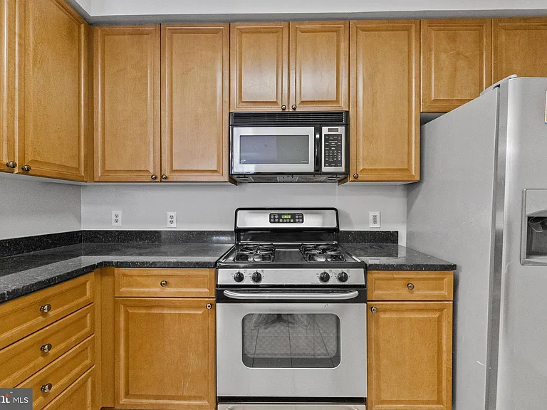 801 S Greenbrier St #215 — Photo 7