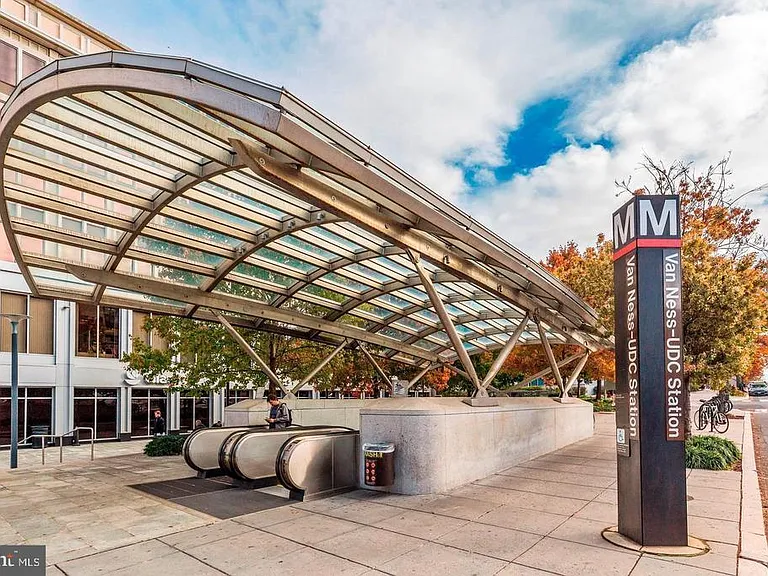 The Van Ness Red Line Metro is just steps away. CVS and Giant Supermarket are located in the same location on Connecticut Avenue.