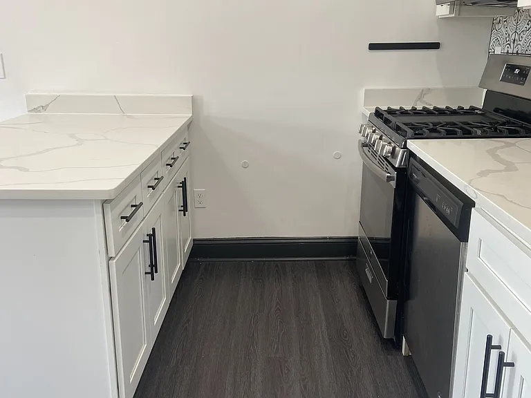 40 Grove St — Photo 10