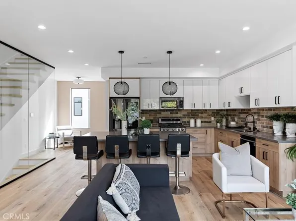 11858 W Flower Ln, Valley Village, CA 91607