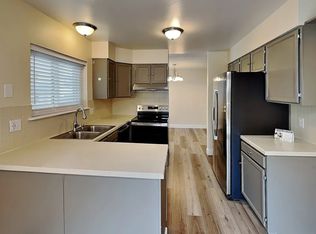 9611 Green Apple Dr, Charlotte, NC 28215