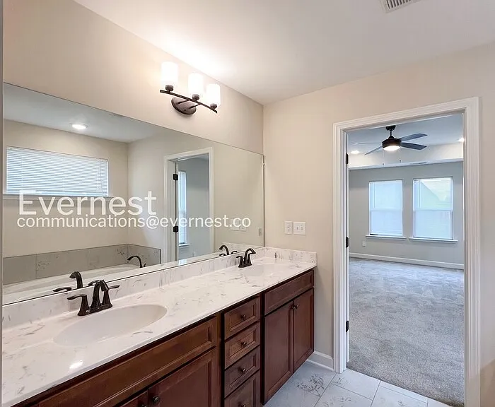 4876 Reunion Dr — Photo 11