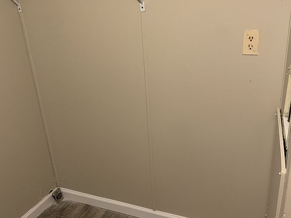 5th image of 42 Yoakum Cir