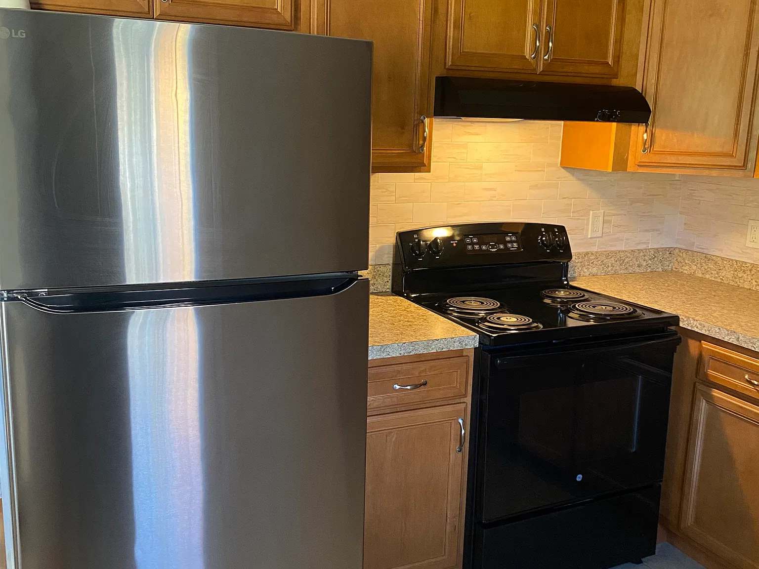 2 bed, 1.5 bath, 950 sqft, $1,850 — Photo 2
