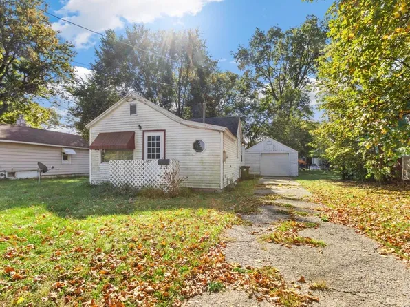 1007 W 9th St, Sterling, IL 61081