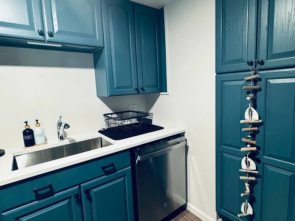 129 W Shore Rd #3