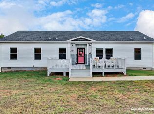 116 Crest Hills Dr, Moneta, VA 24121