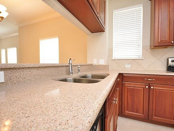 4th image of 3801 Messina Dr