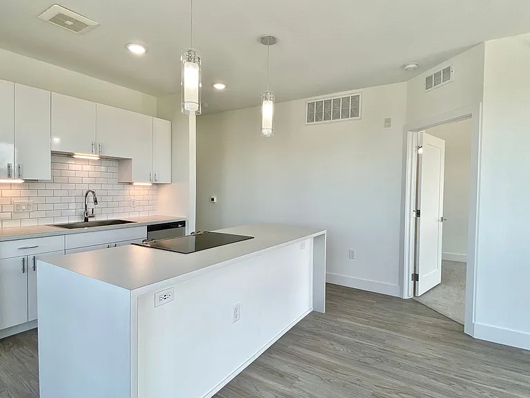 3500 S Corona St #504 — Photo 7