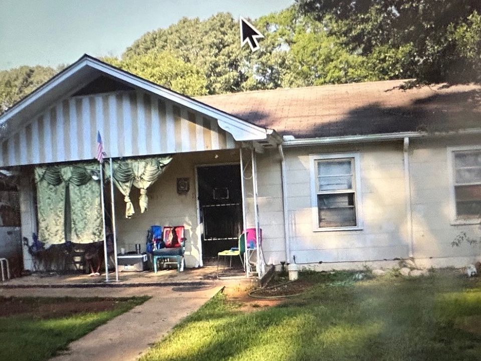 2nd image of 3137 Texas St