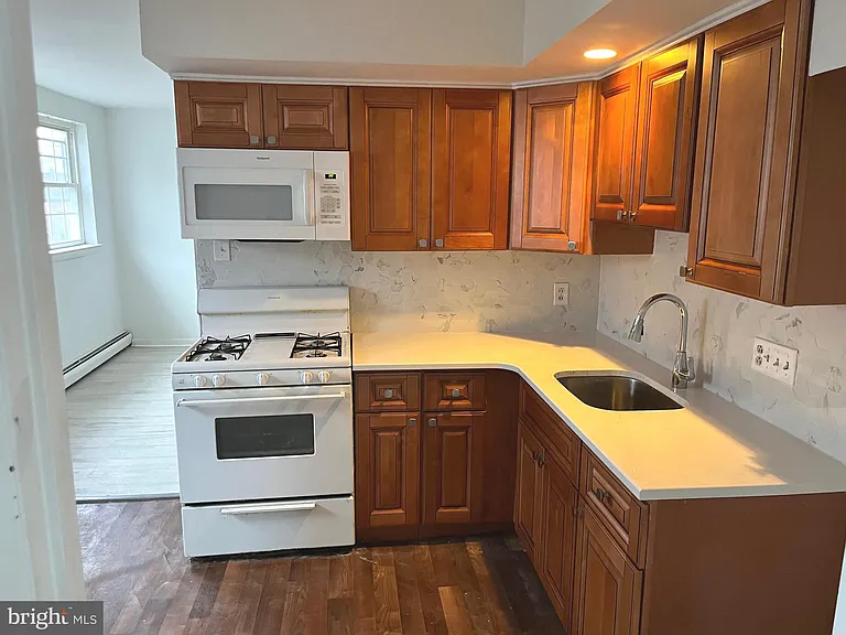6010 Bingham St #2B — Photo 2