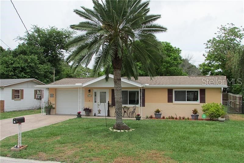 Awesome Curb Appeal !