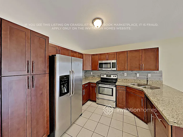 16802 SW 143rd Pl — Photo 7