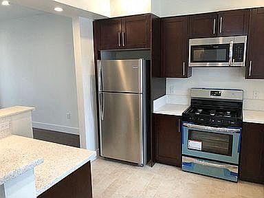 2nd image of 14611 Delano St #105