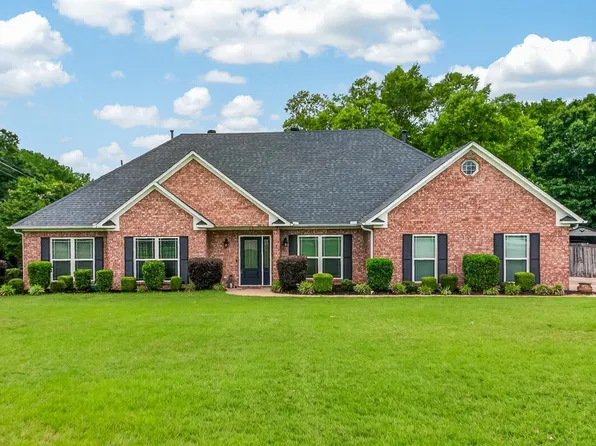 15 Castle Heights Dr, Cabot, AR 72023
