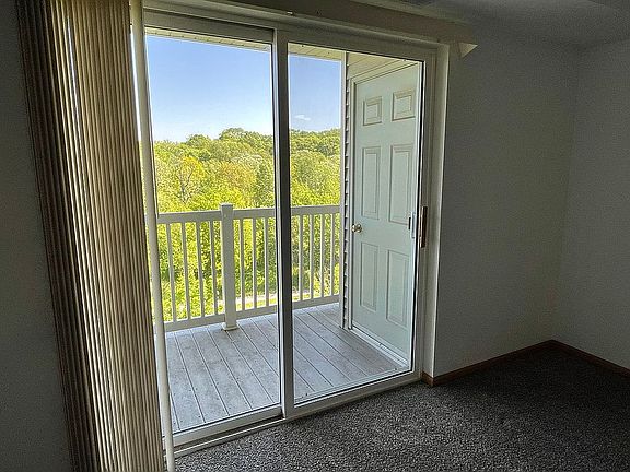 4th image of 1321 Lake Dr W APT 326