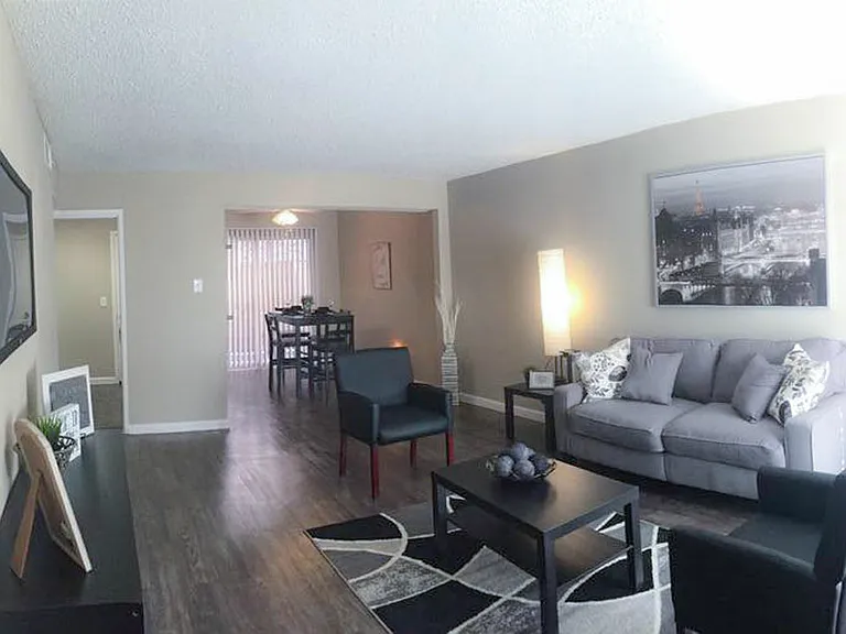 5312 Clarewood Dr — Photo 6