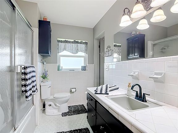 5th image of 128 N LAKE FLORENCE DRIVE