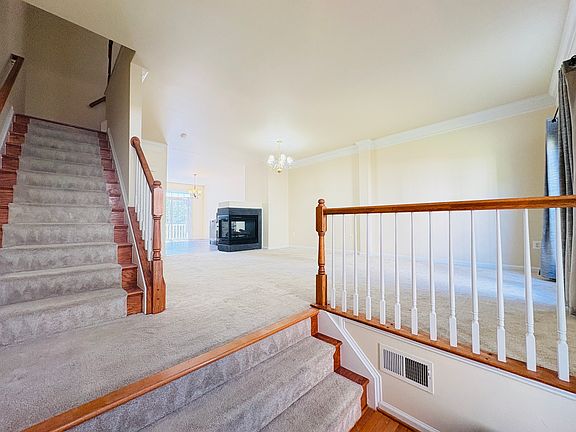 2nd image of 4651 Carisbrooke Ln