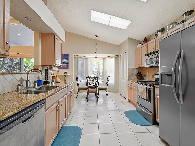 2241 Soundings Ct — Photo 12