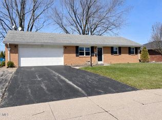 410 Overlook Dr, Waterville, OH 43566