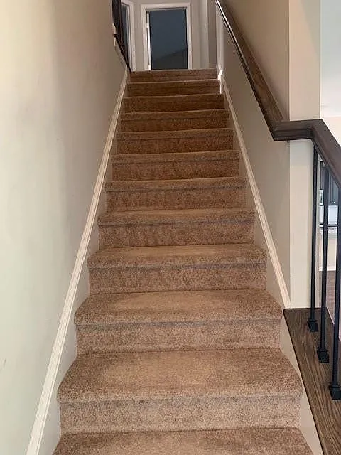 4 bed, 2.5 bath, 2042 sqft, $3,000 — Photo 4