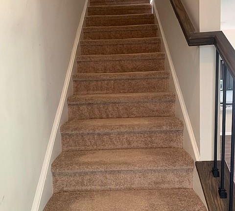 5th image of 213 Winterset Cir