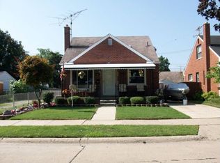 521 Farnham Ave, Lincoln Park, MI 48146