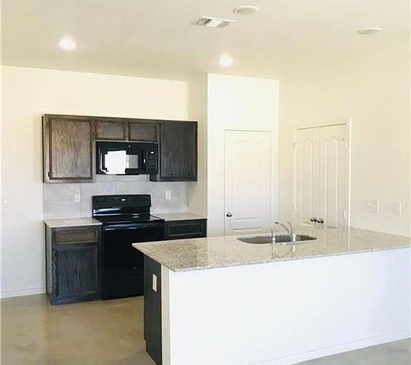 1st image of 1000 Harriet Tubman Ave #1