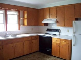 4 Pine St #2, Dudley, MA 01571