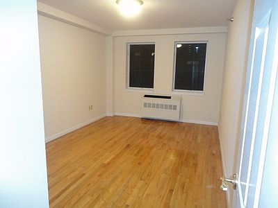 3rd image of 2838 Stillwell Ave APT 4C