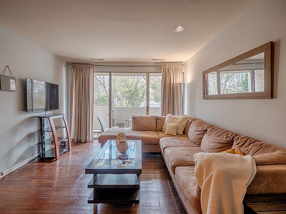 2nd image of 5608 Bloomfield Dr APT 104