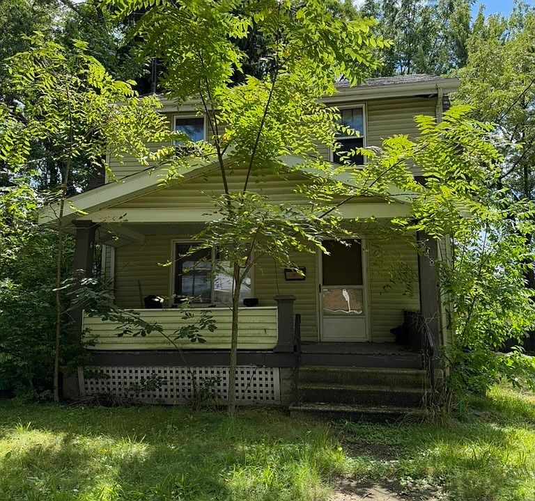 1st image of 848 E Crosier St