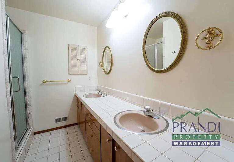 20 Portola Ave — Photo 14