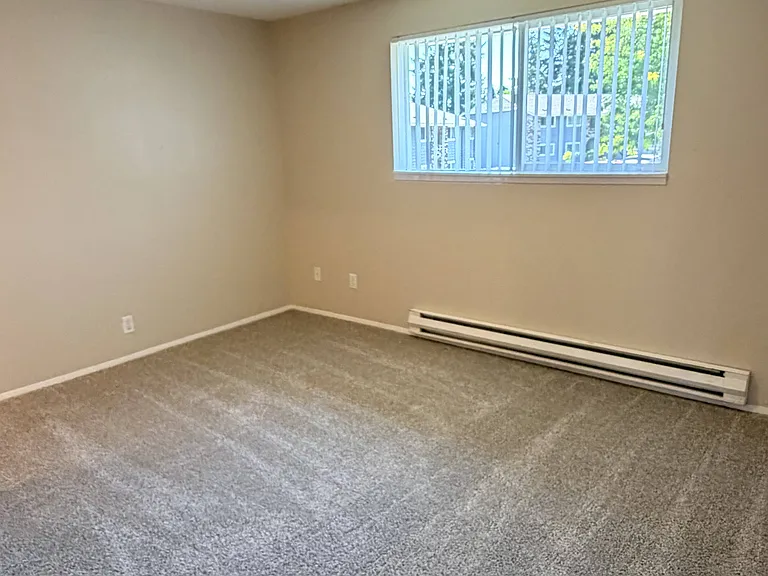 Stafford Court Apartments — Photo 10