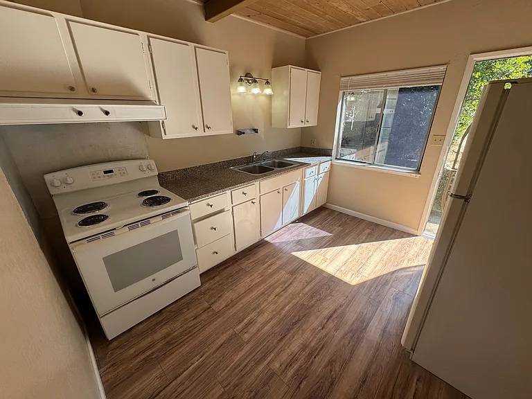 1194 Bret Harte Rd #3 — Photo 1