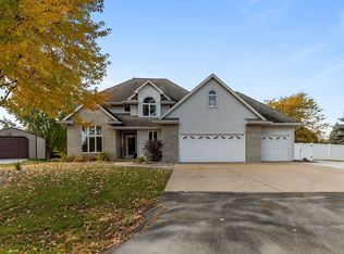 337 Forest View Rd, Oshkosh, WI 54904