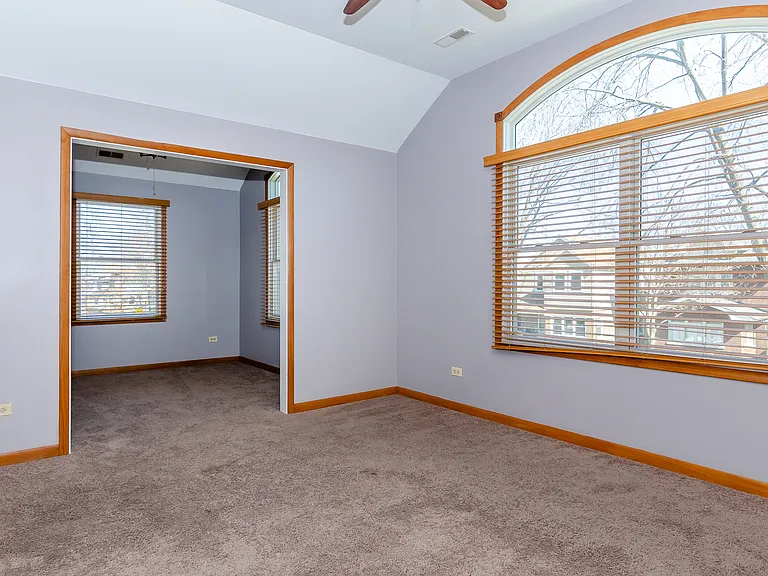 1033 Hayes Ave — Photo 16