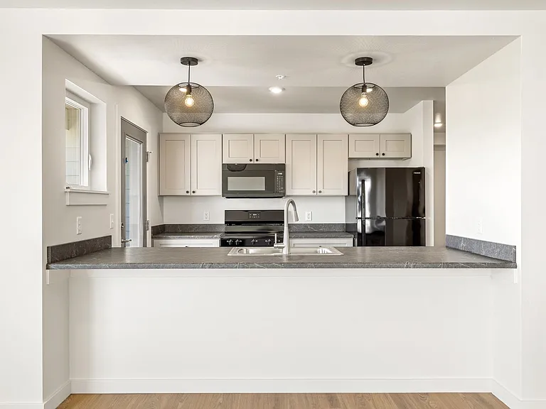 172 Brewers Blvd — Photo 6