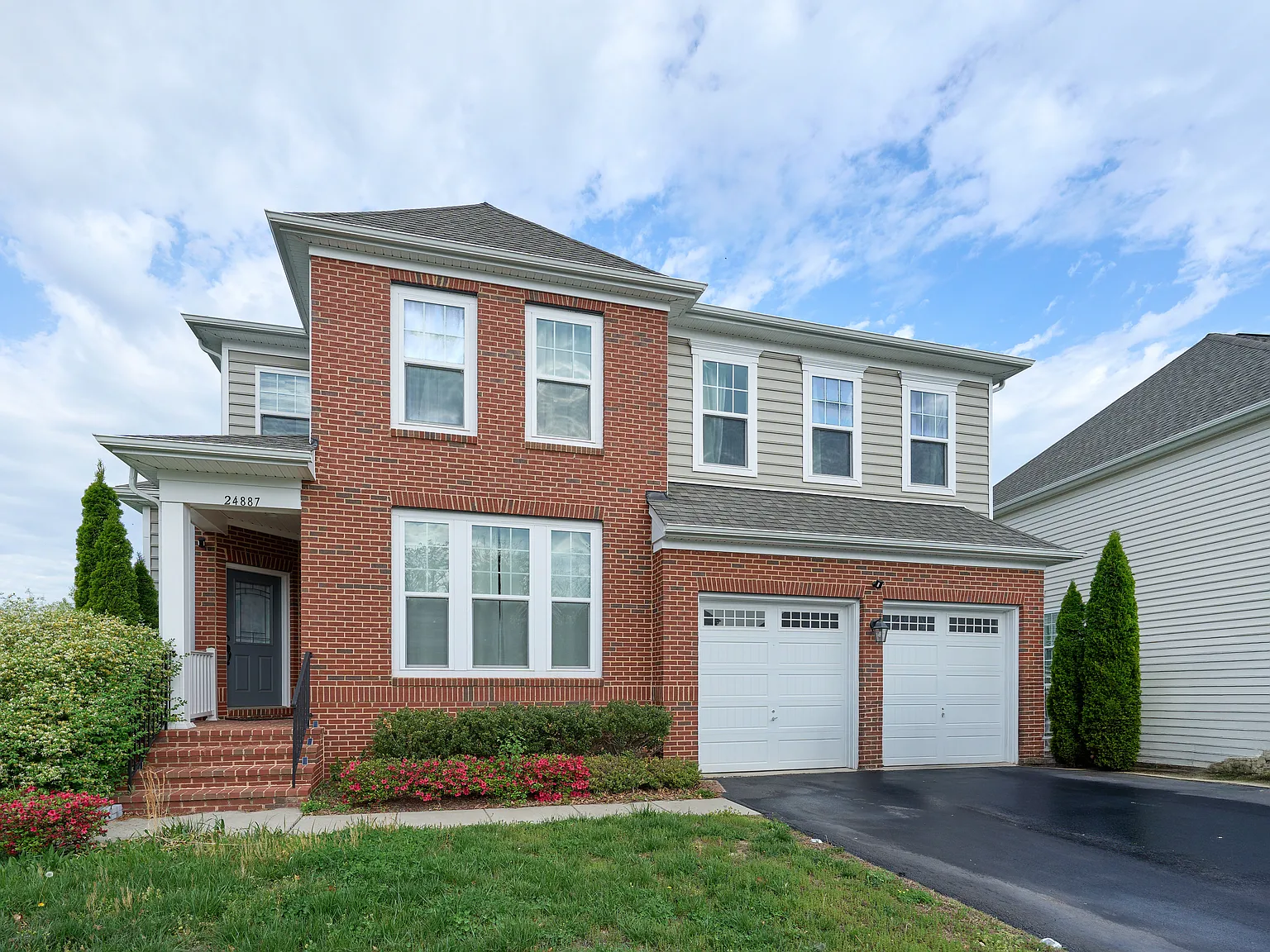 5 bed, 2638 sqft, $4,350 — Photo 3