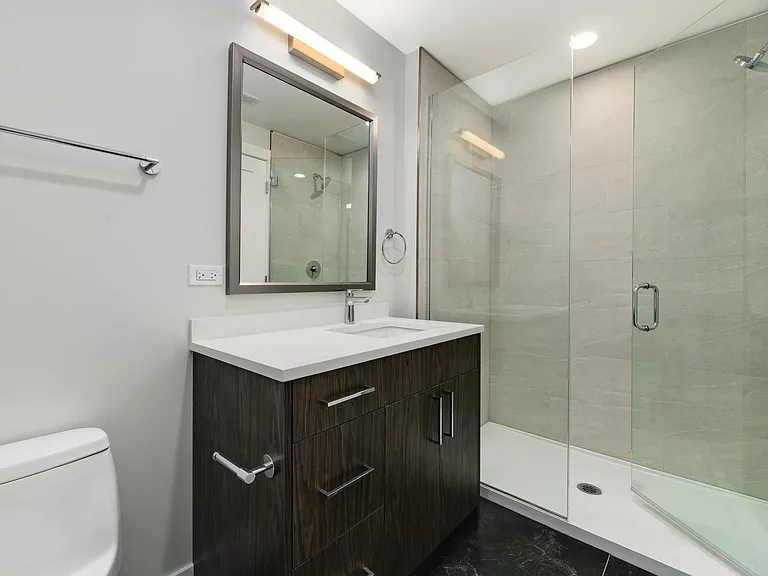 3208 N Southport Ave #305 — Photo 8
