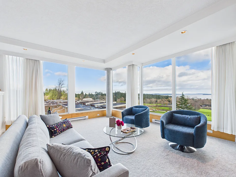 Sayward Hill Cres
