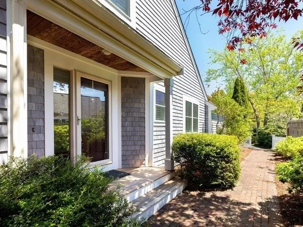 14 Martin Cir Unit 14, Plymouth, MA 02360