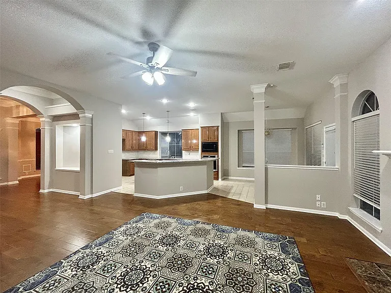 16807 Laguna Springs Dr — Photo 15