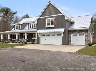 3663 Labrador Ln, Dorr, MI 49323